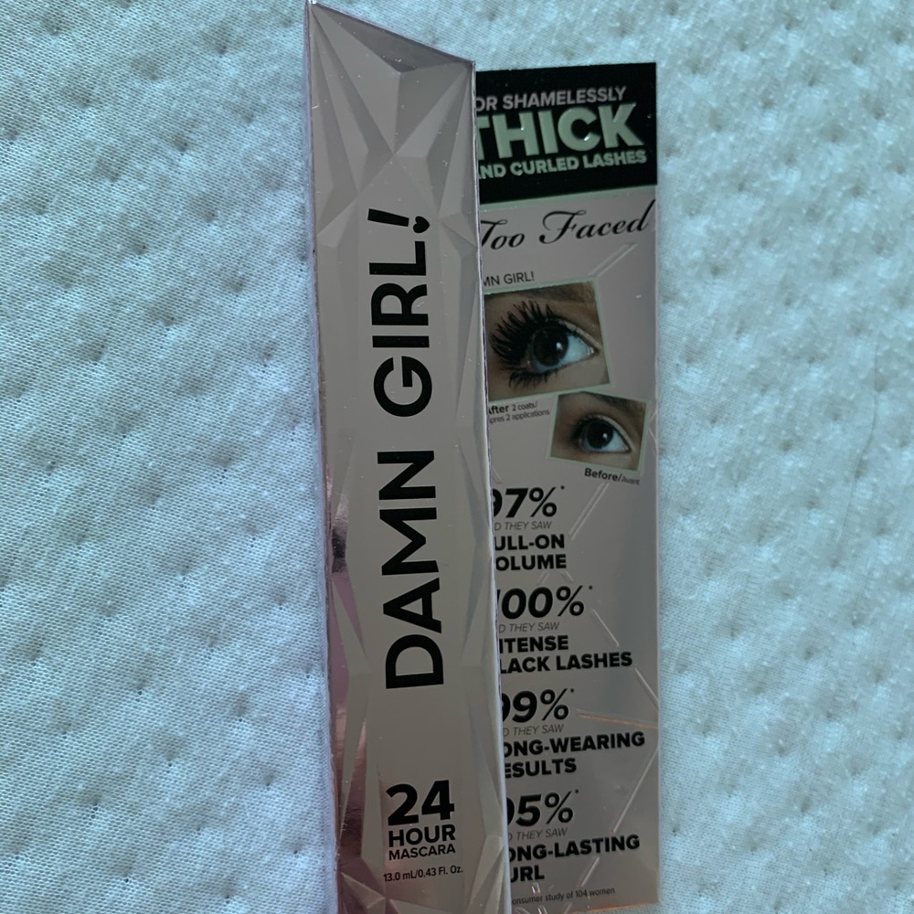 Mascara - Picture 2 of 3
